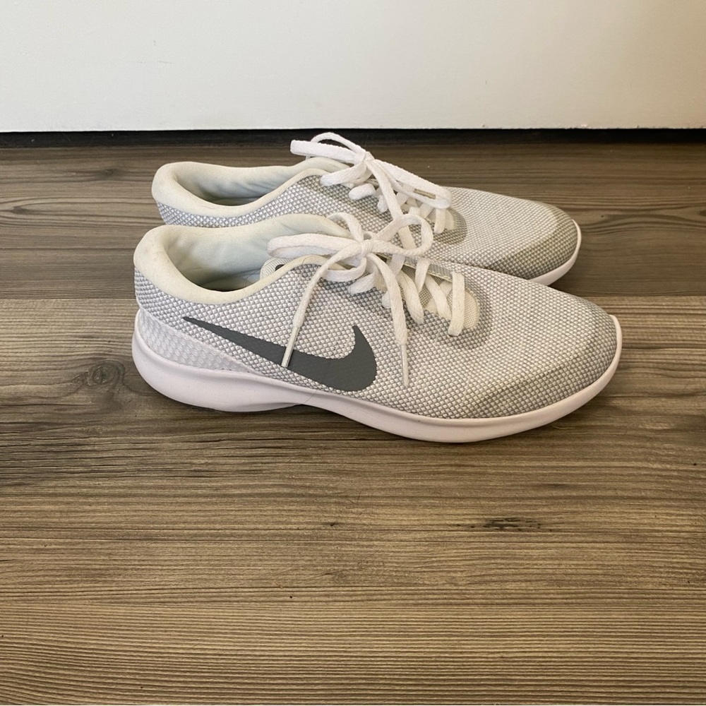 Nike Flex Gray White Sneakers 7